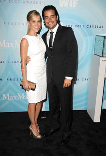 Julie Benz feet photo thumbnail
