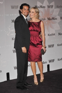 Julie Benz feet photo thumbnail