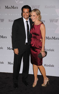 Julie Benz feet photo thumbnail