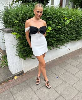 Pixie Lott feet photo thumbnail