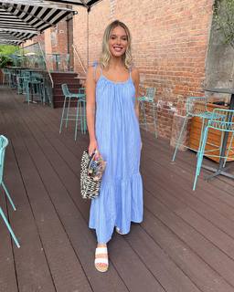 Helen Flanagan feet photo thumbnail