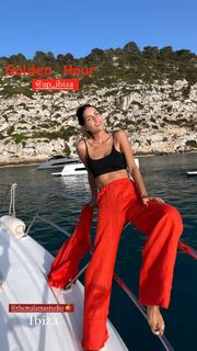 Zaira Nara feet photo thumbnail