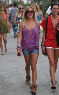 Kristin Cavallari feet photo thumbnail