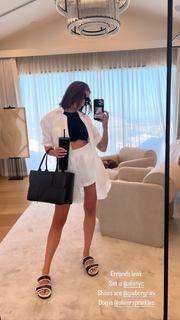 Olivia Culpo feet photo thumbnail