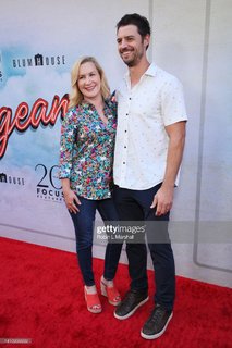 Angela Kinsey feet photo thumbnail