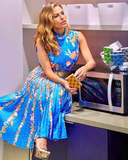 Eva Mendes feet photo thumbnail