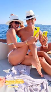 Brooke Burke feet photo thumbnail