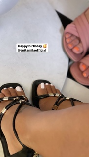 Vida Guerra feet photo thumbnail