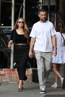 Jennifer Lawrence feet photo thumbnail