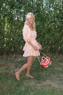Christie Brinkley feet photo thumbnail