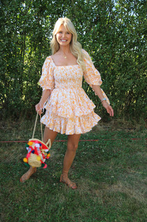Christie Brinkley feet photo thumbnail