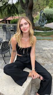 Chiara Ferragni feet photo thumbnail