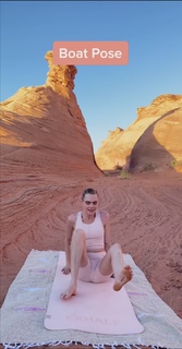 Cara Delevingne feet photo thumbnail