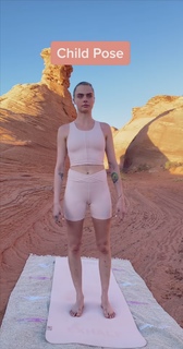 Cara Delevingne feet photo thumbnail