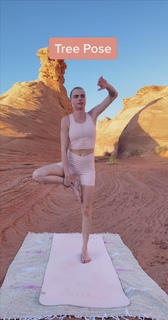 Cara Delevingne feet photo thumbnail