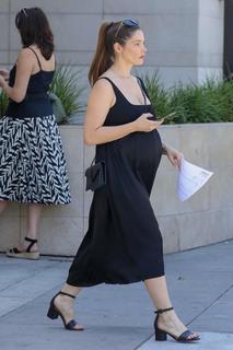 Ashley Greene feet photo thumbnail