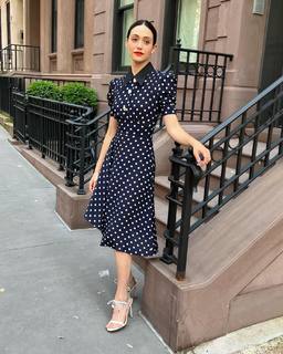 Emmy Rossum feet photo thumbnail