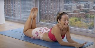 Kino MacGregor feet photo thumbnail