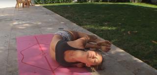 Kino MacGregor feet photo thumbnail