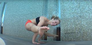 Kino MacGregor feet photo thumbnail