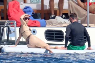 Jessica Biel feet photo thumbnail