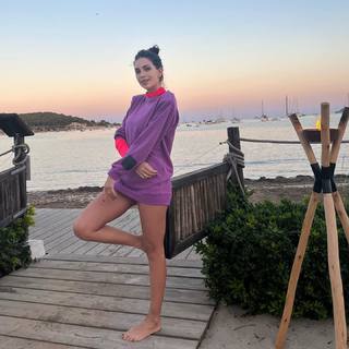 Zaira Nara feet photo thumbnail