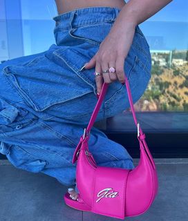 Tana Mongeau feet photo thumbnail