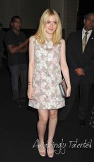 Dakota Fanning feet photo thumbnail