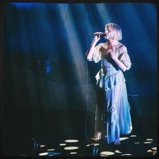 Aurora Aksnes feet photo thumbnail