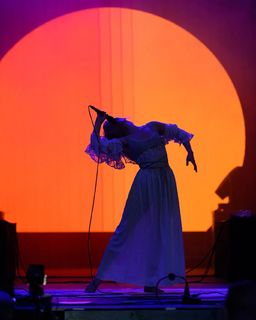 Aurora Aksnes feet photo thumbnail
