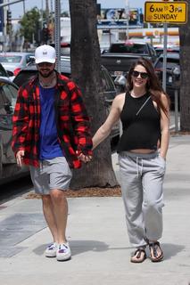 Ashley Greene feet photo thumbnail