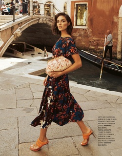 Olivia Culpo feet photo thumbnail