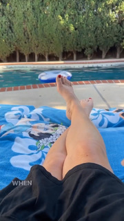 Angela Kinsey feet photo thumbnail