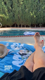 Angela Kinsey feet photo thumbnail