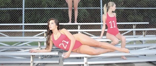 Addison Rae feet photo thumbnail