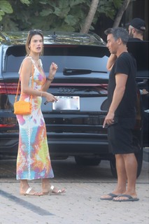 Alessandra Ambrosio feet photo thumbnail