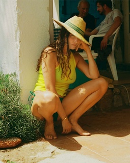Laetitia Casta feet photo thumbnail