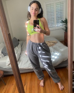 JoJo feet photo thumbnail