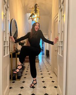 Liv Tyler feet photo thumbnail