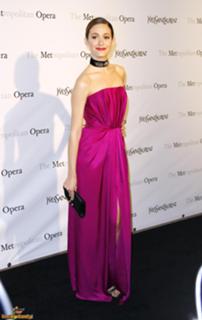 Emmy Rossum feet photo thumbnail