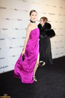 Emmy Rossum feet photo thumbnail