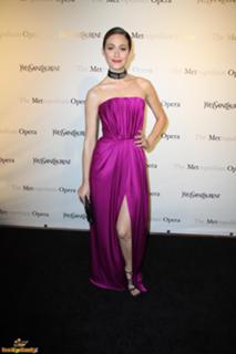 Emmy Rossum feet photo thumbnail