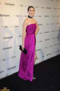 Emmy Rossum feet photo thumbnail