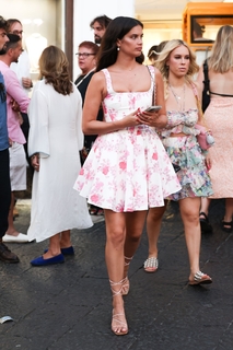 Sara Sampaio feet photo thumbnail