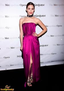 Emmy Rossum feet photo thumbnail
