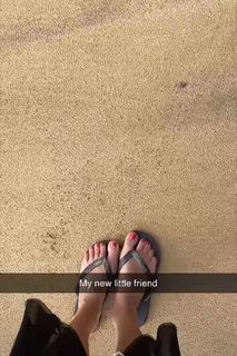 Xenia Tchoumitcheva feet photo thumbnail