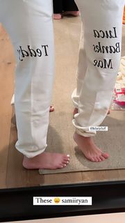 Hilary Duff feet photo thumbnail