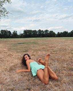 Giorgia Crivello feet photo thumbnail
