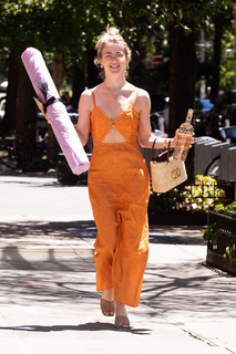 Julianne Hough feet photo thumbnail