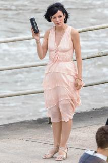 Lily Allen feet photo thumbnail